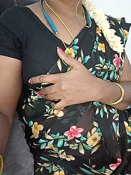 Snapshot of Tamil-hotwife chatting on 06/10/26, 05:12 Tamil-hotwife online show from 06/10/26, 05:12