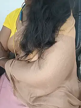 Snapshot of Tamil-hotwife chatting on 06/28/26, 09:15 Tamil-hotwife online show from 06/28/26, 09:15