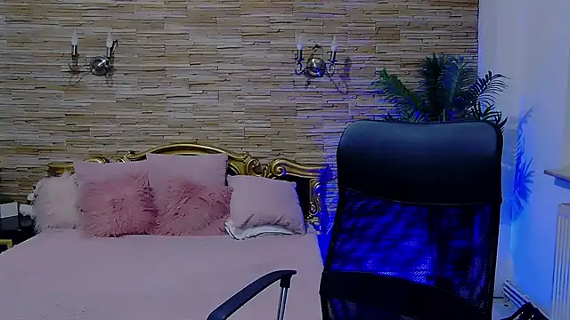 PlayfulElla online show from 12/18/24, 12:18