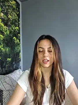 Snapshot of PlayfulElla chatting on 04/16/26, 10:16 PlayfulElla online show from 04/16/26, 10:16