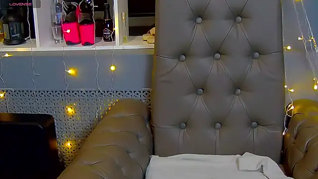 Snapshot of EveLibston chatting on 02/13/25, 11:17 EveLibston online show from 02/13/25, 11:17