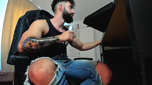 liamaesthetic online show from 04/14/26, 07:14