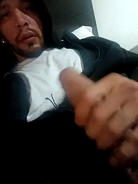 Snapshot of mrbigone45 chatting on 11/05/25, 09:04 mrbigone45 online show from 11/05/25, 09:04