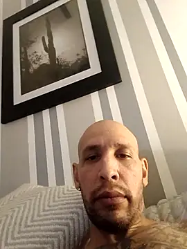 Snapshot of mrbigone45 chatting on 11/25/25, 10:04 mrbigone45 online show from 11/25/25, 10:04