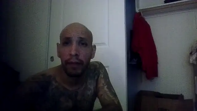 Snapshot of mrbigone45 chatting on 12/23/25, 09:18 mrbigone45 online show from 12/23/25, 09:18