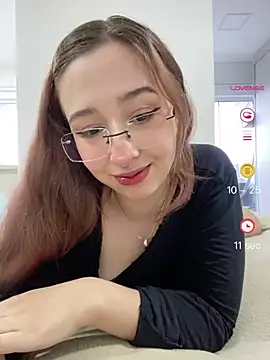 Snapshot of tsuki_chan_on chatting on 05/24/26, 07:30 tsuki chan on online show from 05/24/26, 07:30
