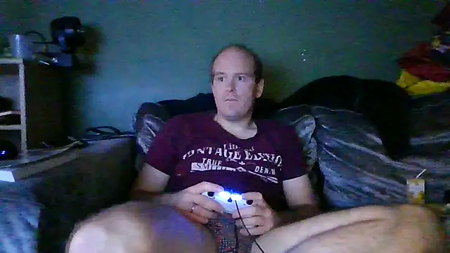 Snapshot of Janssen88 chatting on 11/16/25, 08:47 Janssen88 online show from 11/16/25, 08:47