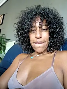 Goldenlace online show from 10/11/25, 10:03