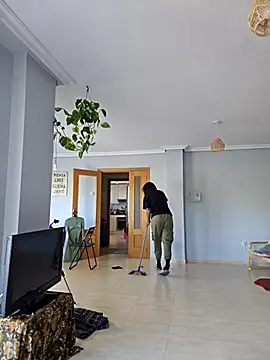 Goldenlace online show from 10/16/25, 10:27