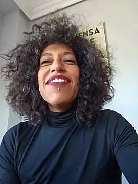 Goldenlace online show from 10/28/25, 12:30