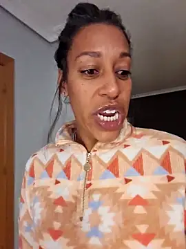 Goldenlace online show from 11/15/25, 12:08