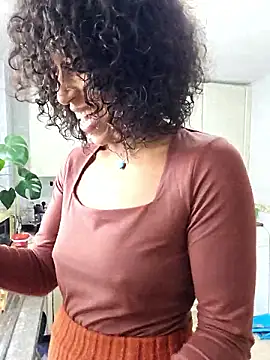 Goldenlace online show from 12/15/25, 12:09