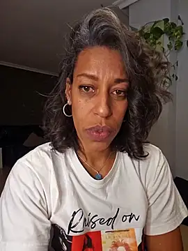 Snapshot of Goldenlace chatting on 01/06/26, 08:34 Goldenlace online show from 01/06/26, 08:34