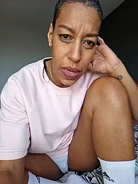 Snapshot of Goldenlace chatting on 03/11/26, 11:16 Goldenlace online show from 03/11/26, 11:16