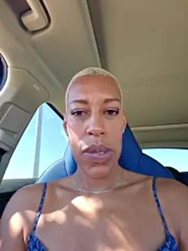 Snapshot of Goldenlace chatting on 04/15/26, 10:00 Goldenlace online show from 04/15/26, 10:00