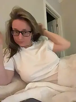 Vivian MayXxX online show from 05/18/26, 07:36