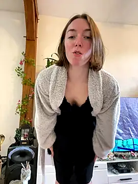 Snapshot of Daisy_Michto_Officiel chatting on 12/03/24, 09:00 Daisy Michto Officiel online show from 12/03/24, 09:00