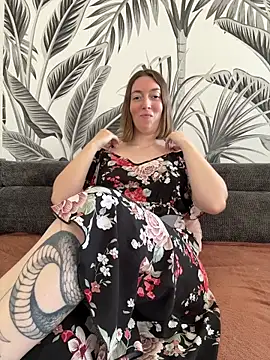 Snapshot of Daisy_Michto_Officiel chatting on 05/22/26, 01:17 Daisy Michto Officiel online show from 05/22/26, 01:17