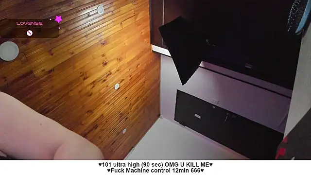 Snapshot of Liah_santos chatting on 09/23/25, 12:30 Liah santos online show from 09/23/25, 12:30