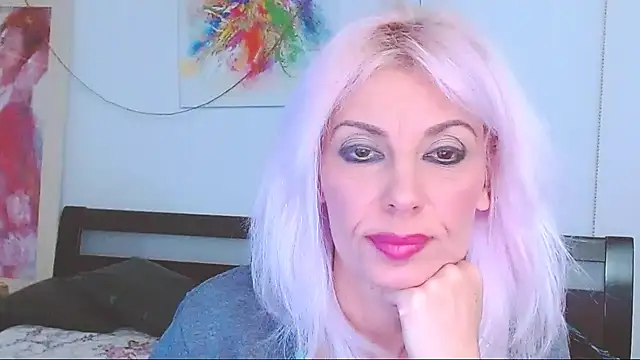 HoneyLara online show from 02/19/25, 08:20