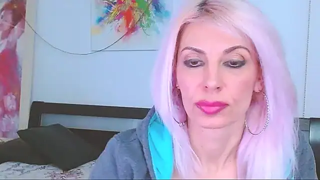 HoneyLara online show from 02/28/25, 06:54