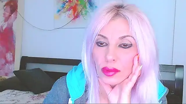 HoneyLara online show from 03/01/25, 09:04