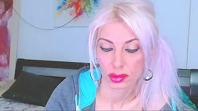 HoneyLara online show from 03/22/25, 08:26