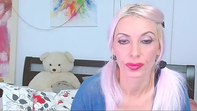 HoneyLara online show from 10/06/25, 08:50