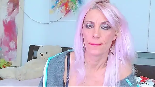 HoneyLara online show from 10/12/25, 07:13