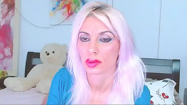 HoneyLara online show from 10/20/25, 07:03