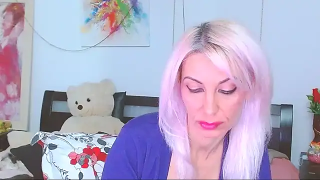 HoneyLara online show from 11/03/25, 10:32