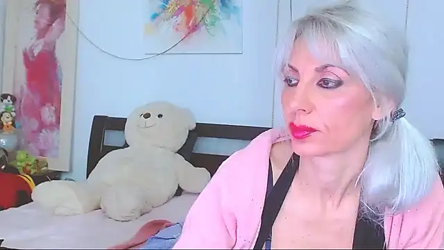 Snapshot of HoneyLara chatting on 12/19/25, 06:59 HoneyLara online show from 12/19/25, 06:59