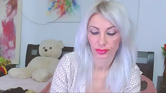 Snapshot of HoneyLara chatting on 12/22/25, 06:38 HoneyLara online show from 12/22/25, 06:38