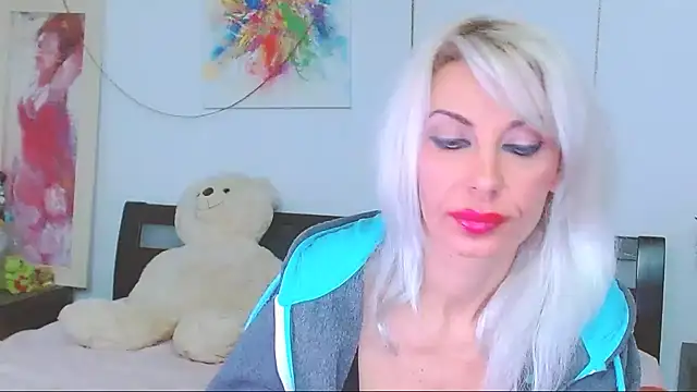 Snapshot of HoneyLara chatting on 01/06/26, 12:58 HoneyLara online show from 01/06/26, 12:58