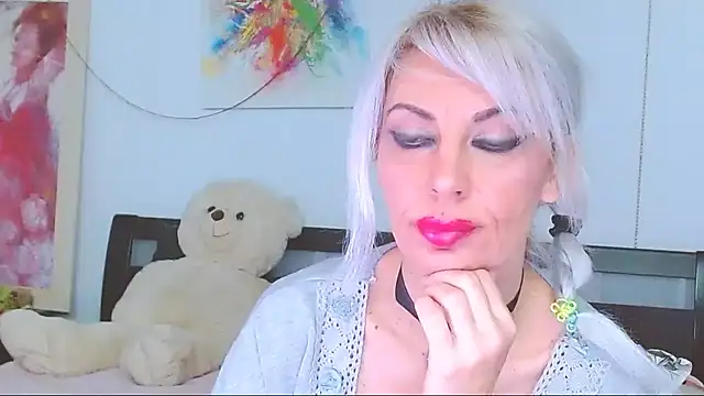 Snapshot of HoneyLara chatting on 02/07/26, 12:58 HoneyLara online show from 02/07/26, 12:58