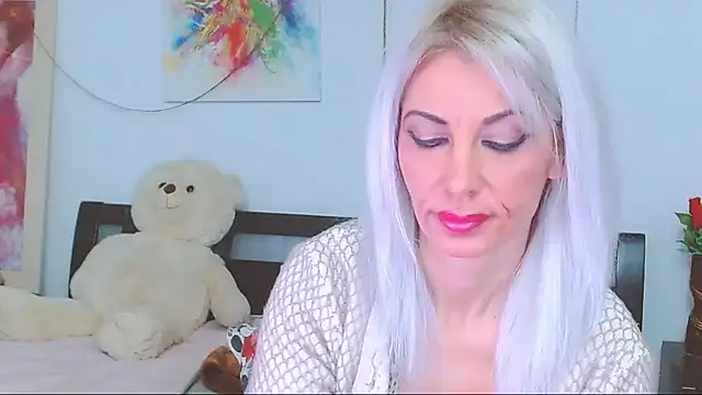 Snapshot of HoneyLara chatting on 02/09/26, 11:20 HoneyLara online show from 02/09/26, 11:20