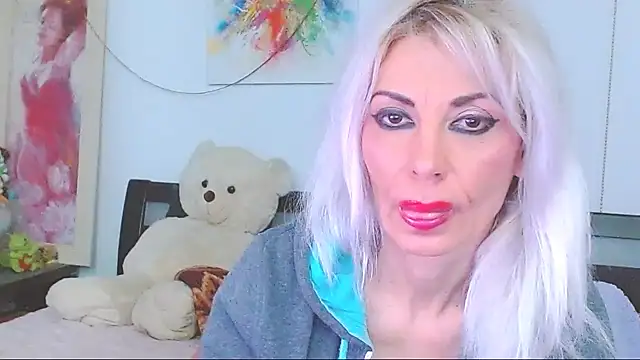 Snapshot of HoneyLara chatting on 02/27/26, 10:32 HoneyLara online show from 02/27/26, 10:32