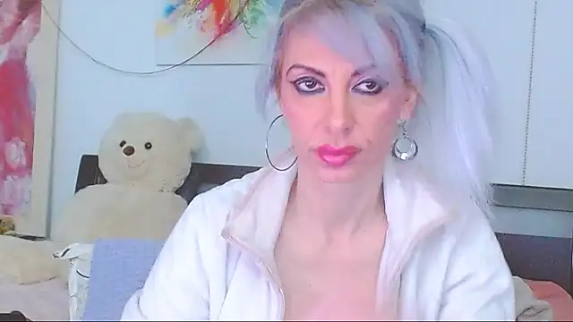 HoneyLara online show from 03/11/26, 09:54