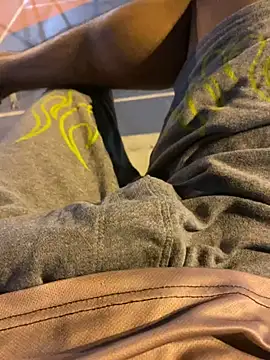 Snapshot of stuard-19 chatting on 12/20/25, 05:14 stuard-19 online show from 12/20/25, 05:14