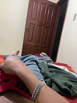 Snapshot of stuard-19 chatting on 03/11/26, 04:07 stuard-19 online show from 03/11/26, 04:07