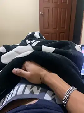 Snapshot of stuard-19 chatting on 03/31/26, 04:13 stuard-19 online show from 03/31/26, 04:13