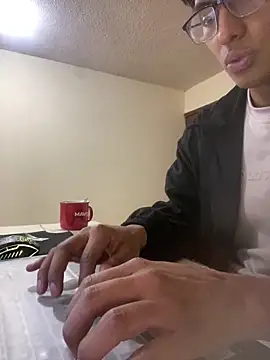 Snapshot of stuard-19 chatting on 04/20/26, 03:53 stuard-19 online show from 04/20/26, 03:53