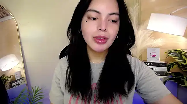 HotstuffCherrySummer online show from 12/31/24, 05:11