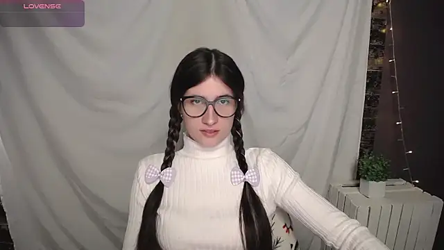 MaryEm976 online show from 12/05/24, 07:05