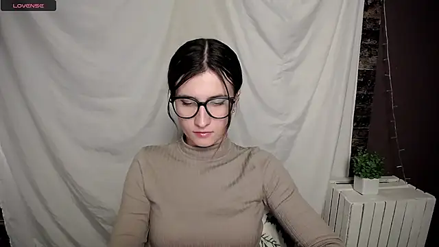 MaryEm976 online show from 12/06/24, 11:54