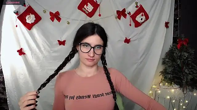 MaryEm976 online show from 12/30/24, 10:10