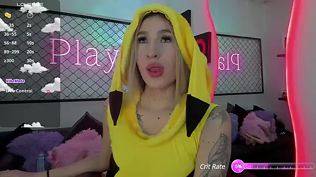 Snapshot of Atenea_Klett_ chatting on 03/12/25, 01:40 Atenea Klett  online show from 03/12/25, 01:40