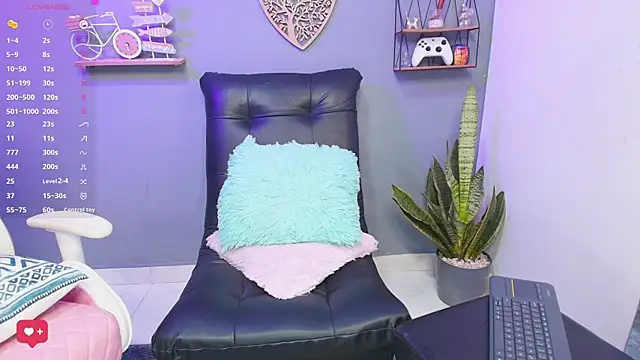 Snapshot of kateadams1 chatting on 04/12/26, 08:14 kateadams1 online show from 04/12/26, 08:14