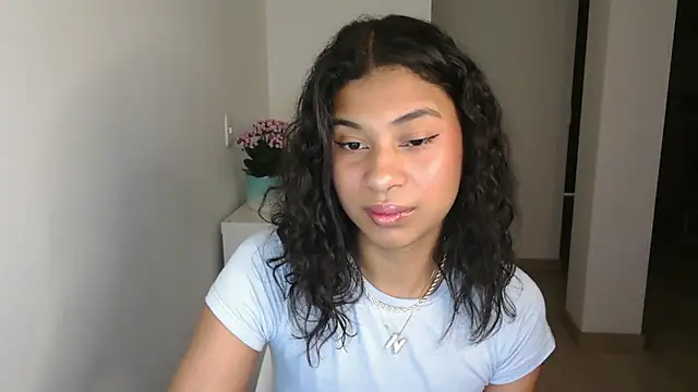 Snapshot of dark_enchantress_ chatting on 12/13/24, 12:31 dark enchantress online show from 12/13/24, 12:31