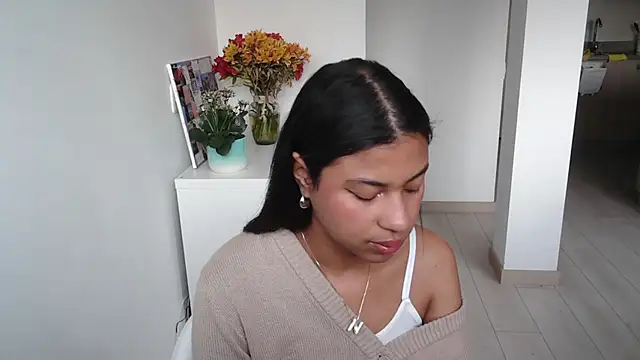 Snapshot of dark_enchantress_ chatting on 01/17/25, 10:01 dark enchantress online show from 01/17/25, 10:01